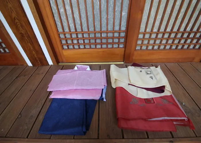 Bibimbap Hanok Gyeongbokgung Private